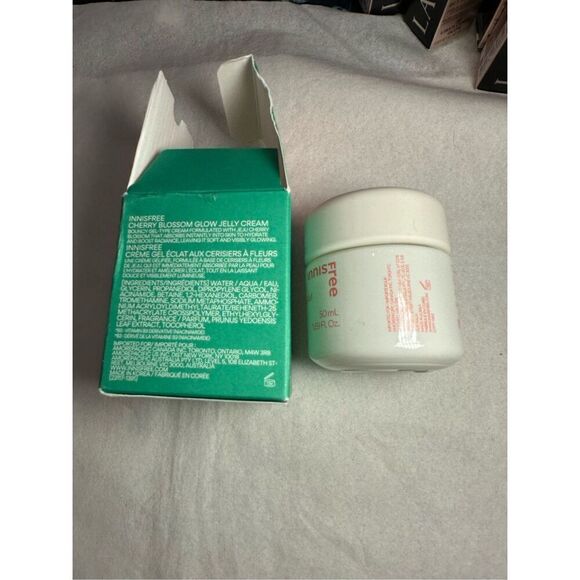 Innisfree Cherry Blossom Dewy Glow Jelly Moisturizer 50ml - Picture 3 of 4